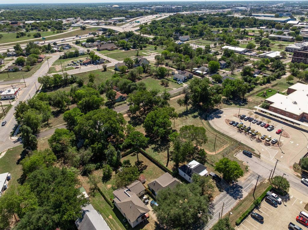 1207 Paul Quinn Street, Waco, TX 76704 1207 Paul Quinn Street, Waco, TX 76704
