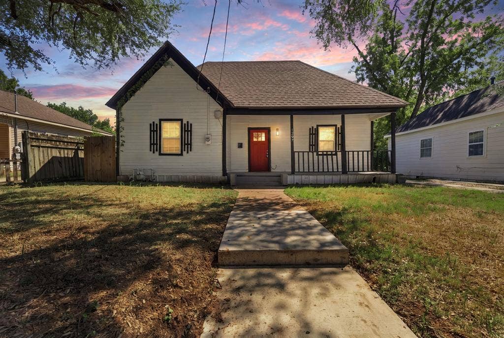 1207 Paul Quinn Street, Waco, TX 76704 1207 Paul Quinn Street, Waco, TX 76704