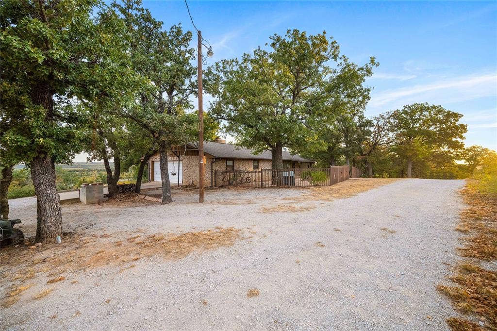 Southern Drive way