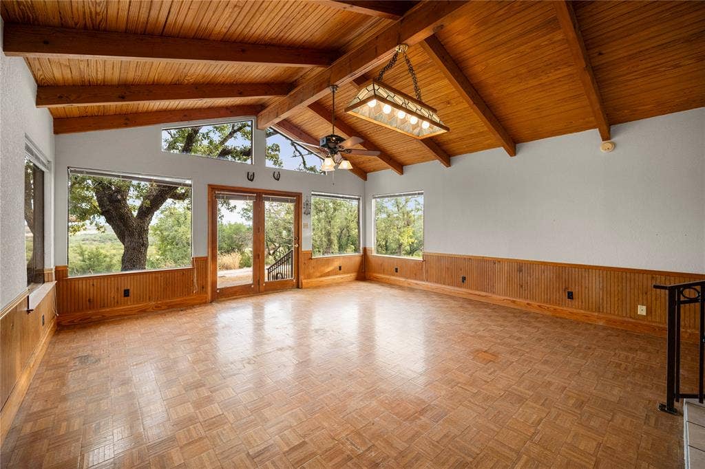 Entertainment room