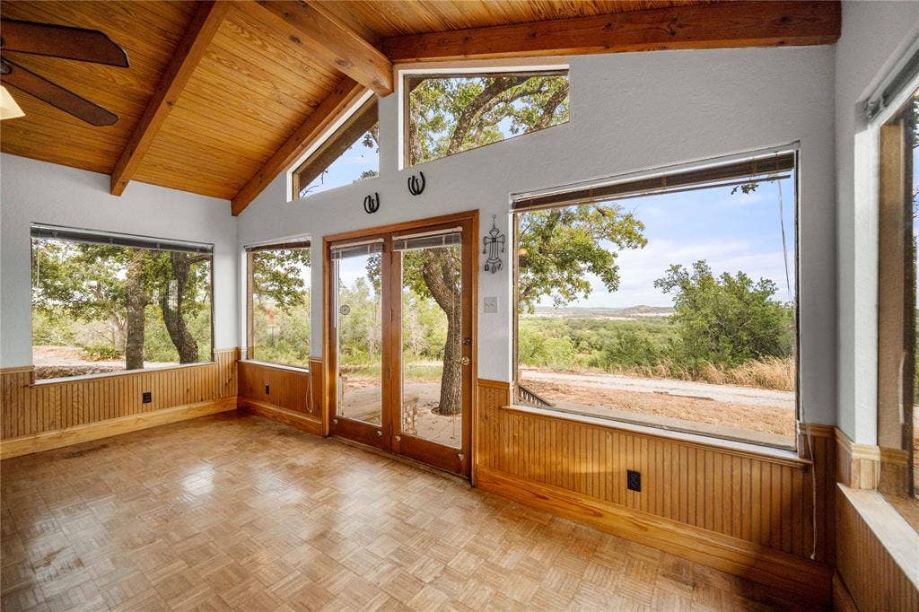 Bright, Open Entertainment Room with a View!