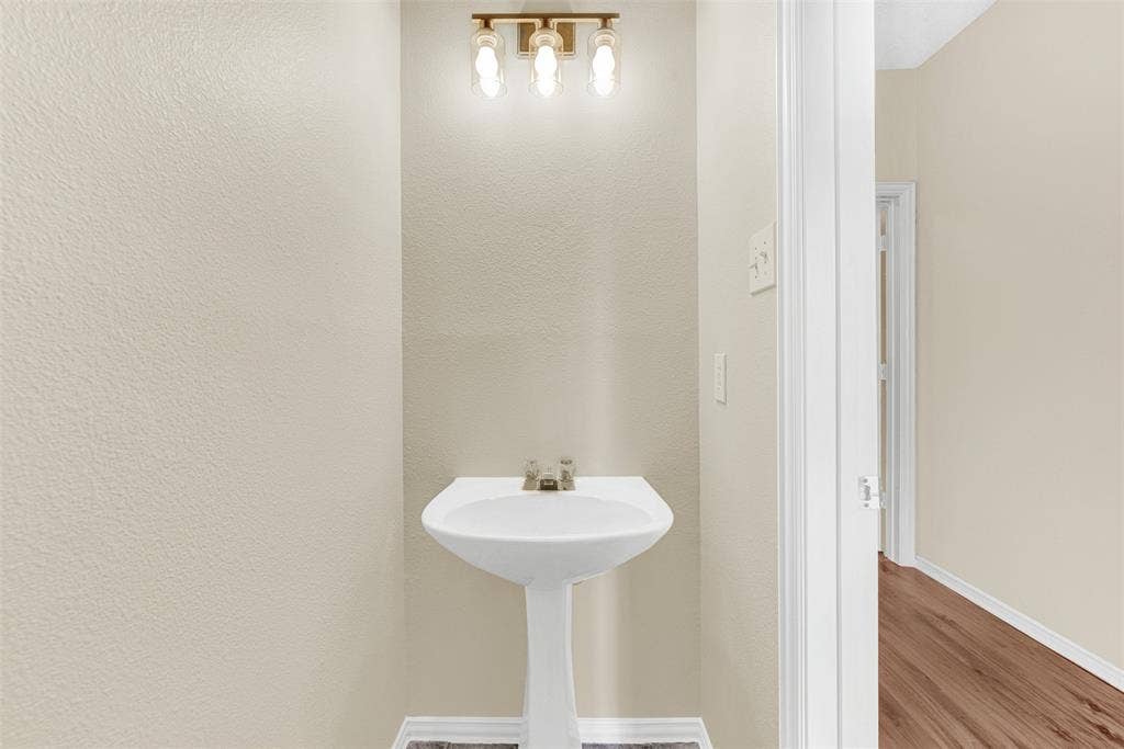 1101 Easton Lane, Allen, TX 75002 1101 Easton Lane, Allen, TX 75002