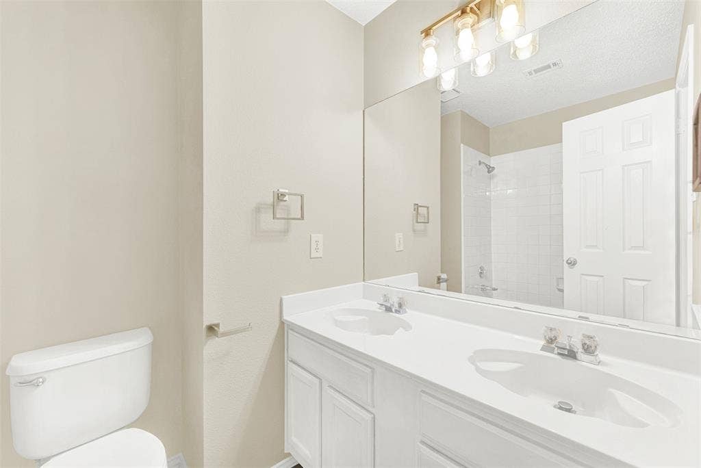 1101 Easton Lane, Allen, TX 75002 1101 Easton Lane, Allen, TX 75002