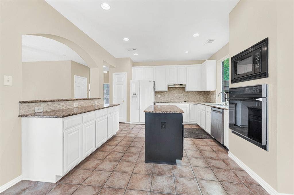 1101 Easton Lane, Allen, TX 75002 1101 Easton Lane, Allen, TX 75002