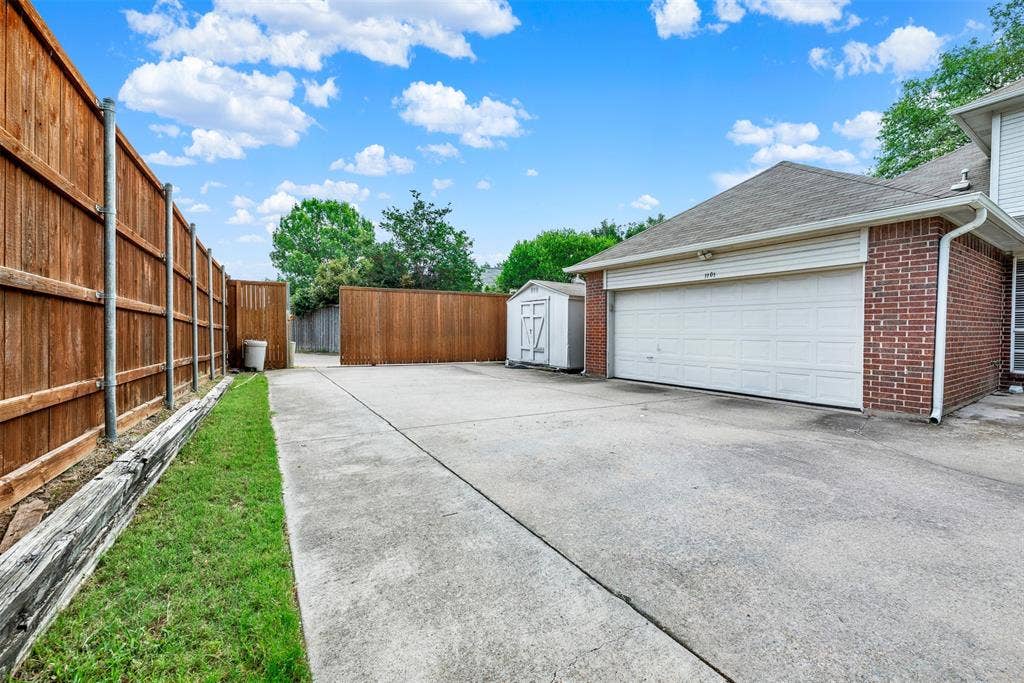 1101 Easton Lane, Allen, TX 75002 1101 Easton Lane, Allen, TX 75002