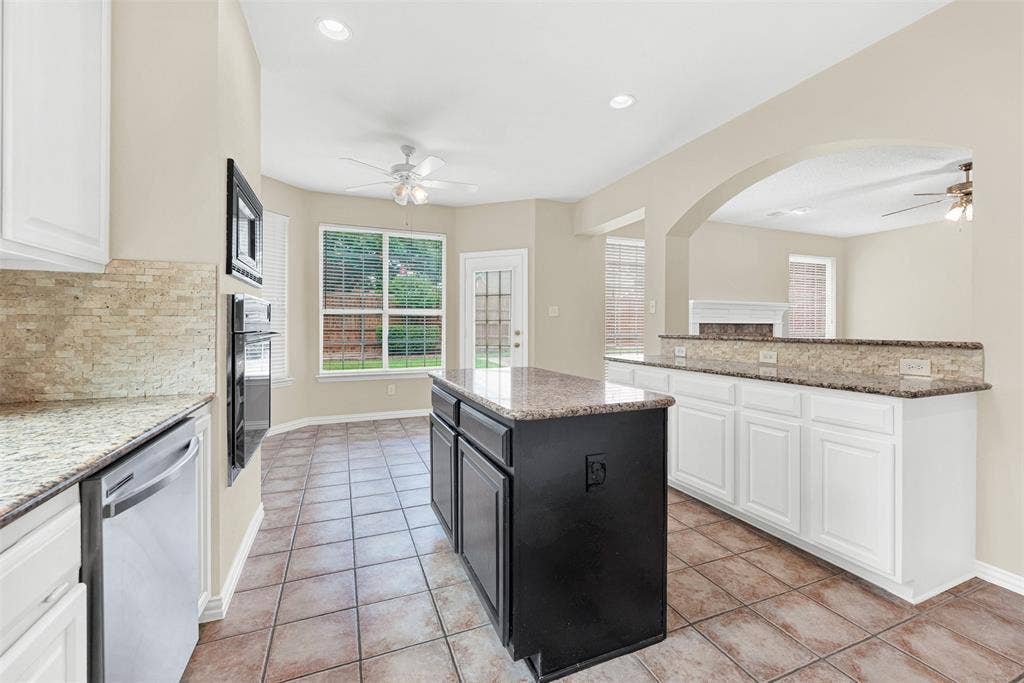 1101 Easton Lane, Allen, TX 75002 1101 Easton Lane, Allen, TX 75002
