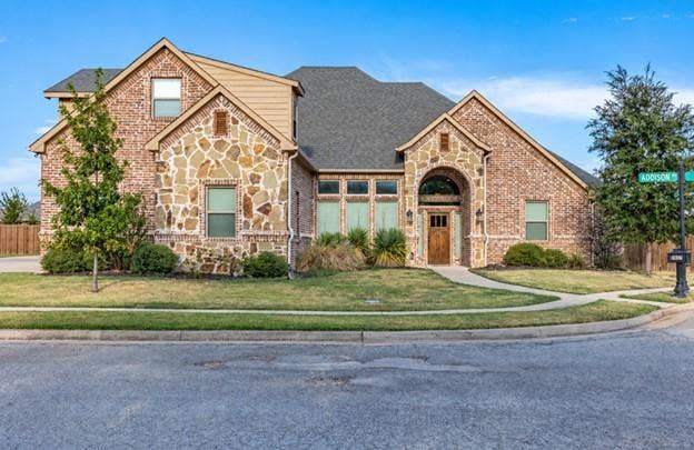 1037 Addison Avenue, Pottsboro, TX 75076