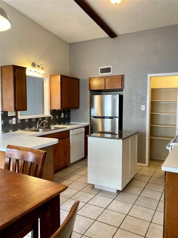 2714 McCart Avenue, Fort Worth, TX 76110 2714 McCart Avenue, Fort Worth, TX 76110