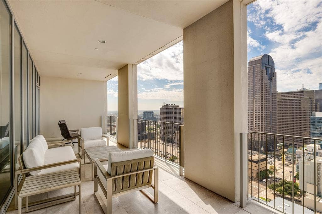 1717 Arts Plaza, #2303, Dallas, TX 75201