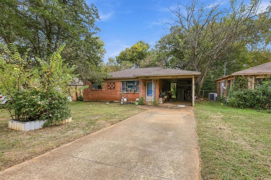Property photo for 902 Star Street, Denison, TX