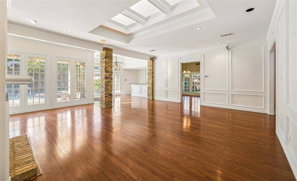 5806 London Lane, Dallas, TX 75252 5806 London Lane, Dallas, TX 75252