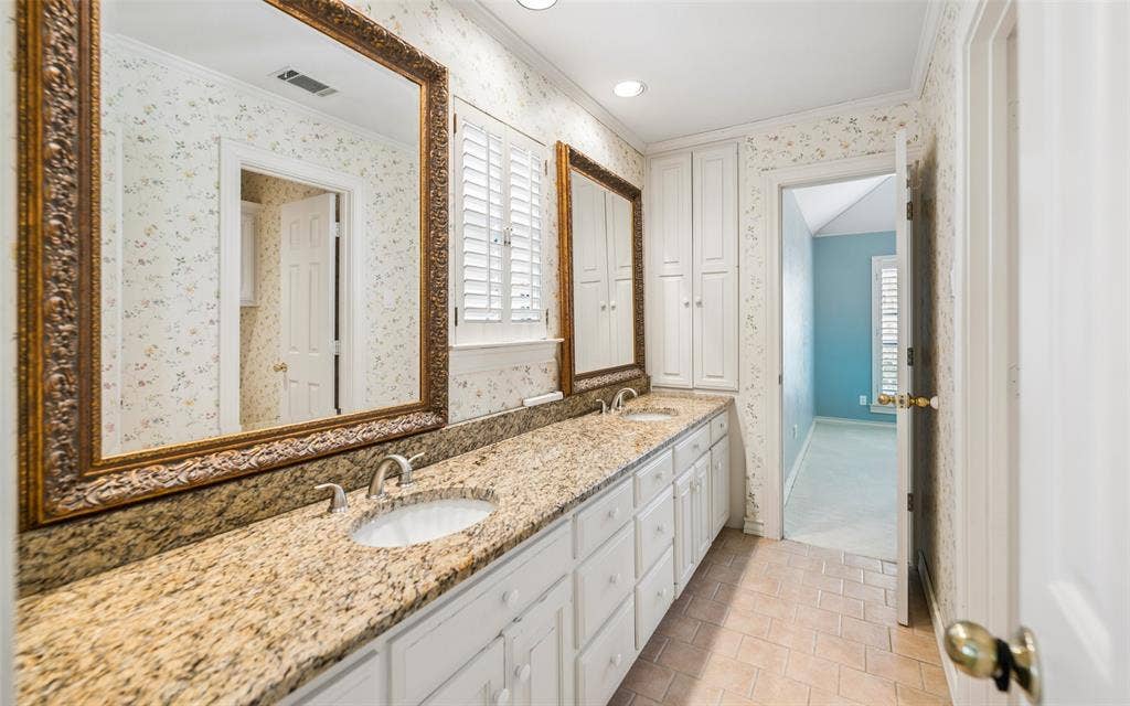 5806 London Lane, Dallas, TX 75252 5806 London Lane, Dallas, TX 75252
