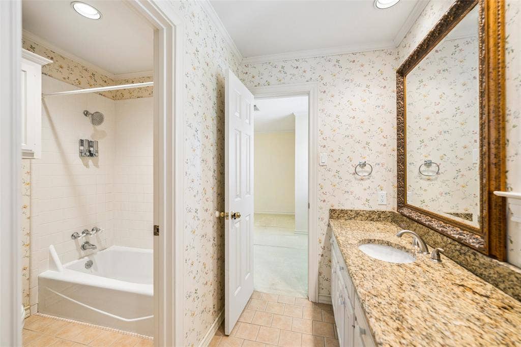 5806 London Lane, Dallas, TX 75252 5806 London Lane, Dallas, TX 75252