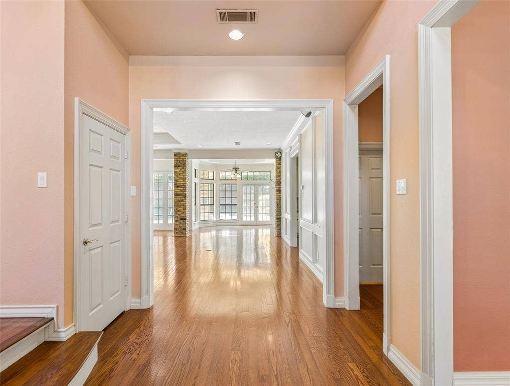 5806 London Lane, Dallas, TX 75252 5806 London Lane, Dallas, TX 75252