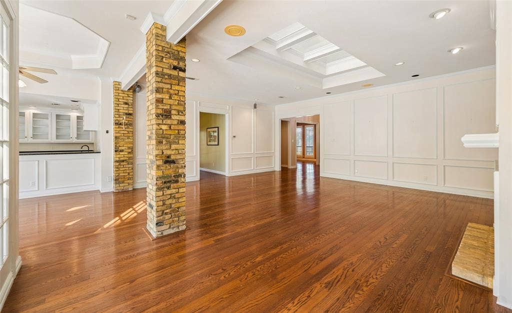5806 London Lane, Dallas, TX 75252 5806 London Lane, Dallas, TX 75252