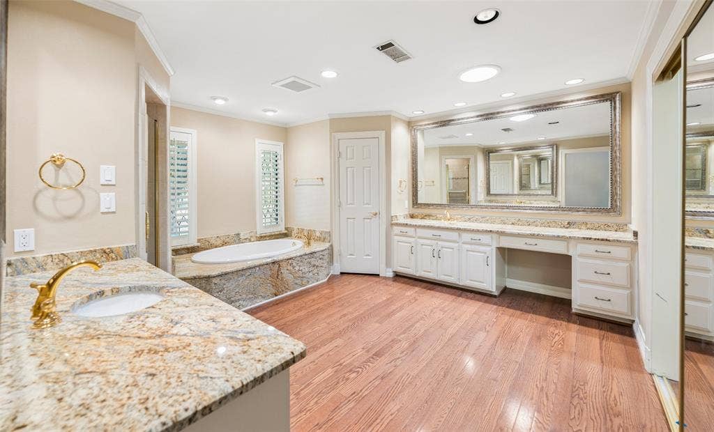 5806 London Lane, Dallas, TX 75252 5806 London Lane, Dallas, TX 75252