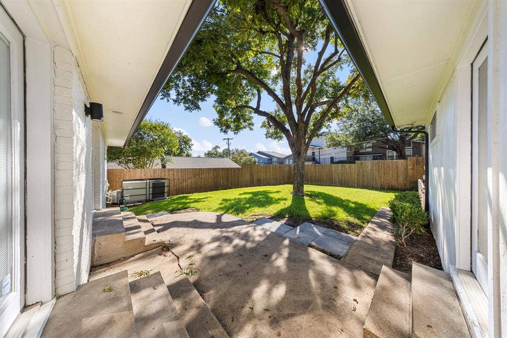 9735 Queenswood Lane, Dallas, TX 75238 9735 Queenswood Lane, Dallas, TX 75238