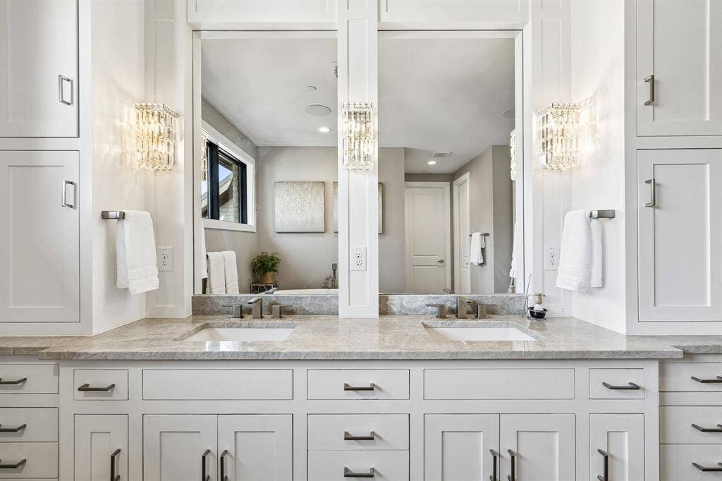 4224 Amherst Avenue, University Park, TX 75225 Primary Bathroom