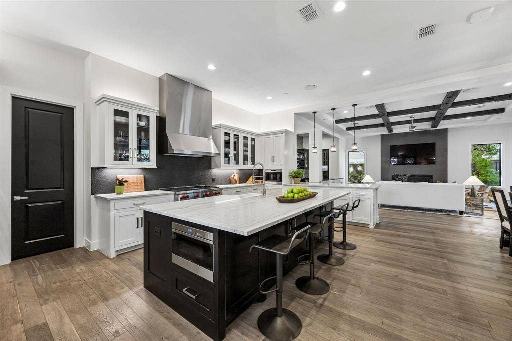 4224 Amherst Avenue, University Park, TX 75225 Kitchen