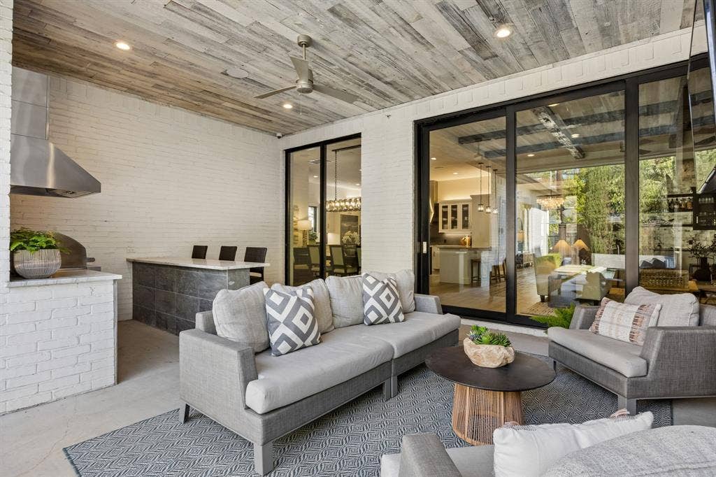4224 Amherst Avenue, University Park, TX 75225 Outdoor Living and Outdoor Kitchen