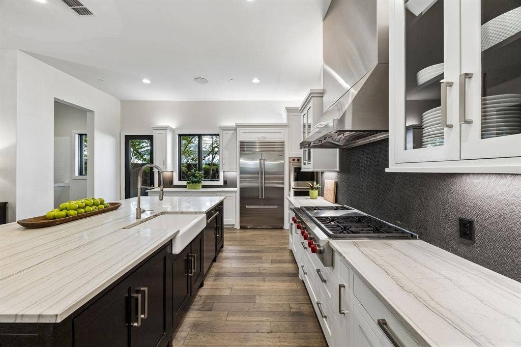 4224 Amherst Avenue, University Park, TX 75225 Kitchen