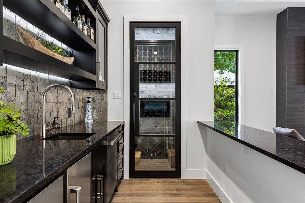 4224 Amherst Avenue, University Park, TX 75225 Bar and Wine Room