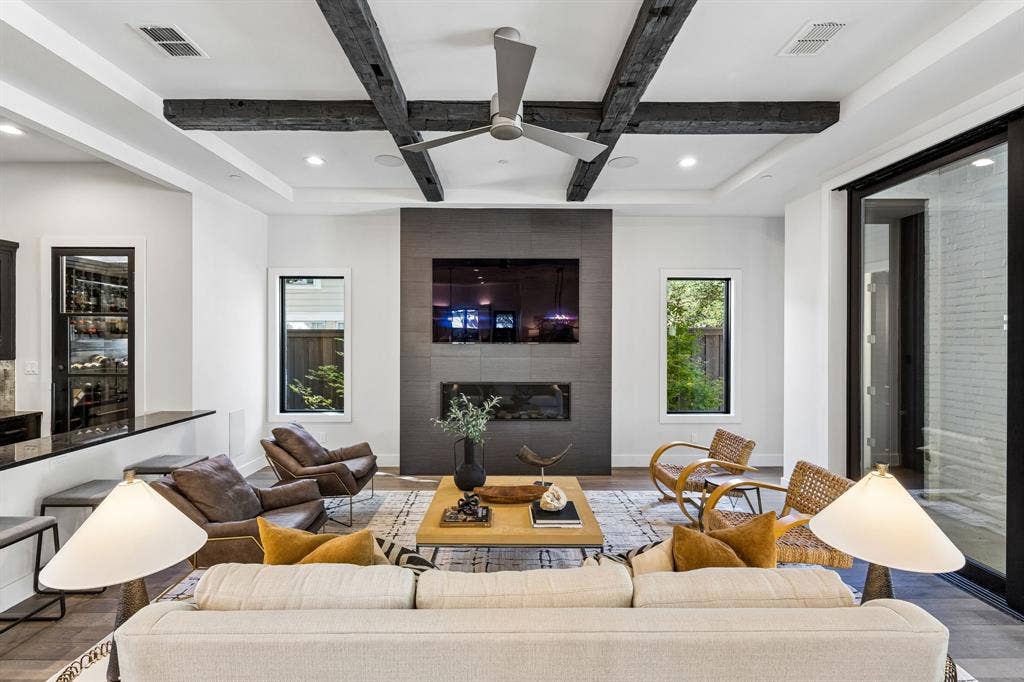 4224 Amherst Avenue, University Park, TX 75225 Living Room