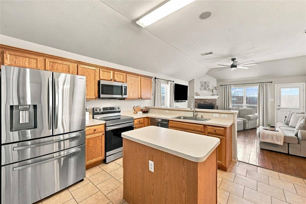 506 Timber Drive, Waxahachie, TX 75165 506 Timber Drive, Waxahachie, TX 75165