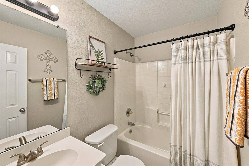 506 Timber Drive, Waxahachie, TX 75165 506 Timber Drive, Waxahachie, TX 75165