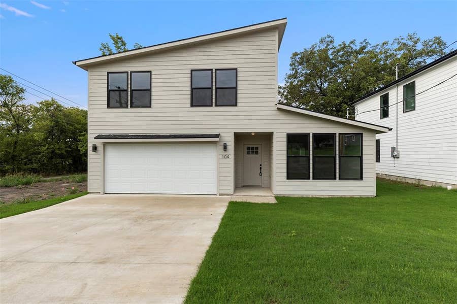 Property photo for 104 E Miller, Whitewright, TX