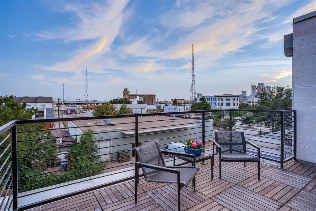 3819 Commerce Street, Dallas, TX 75226 3819 Commerce Street, Dallas, TX 75226