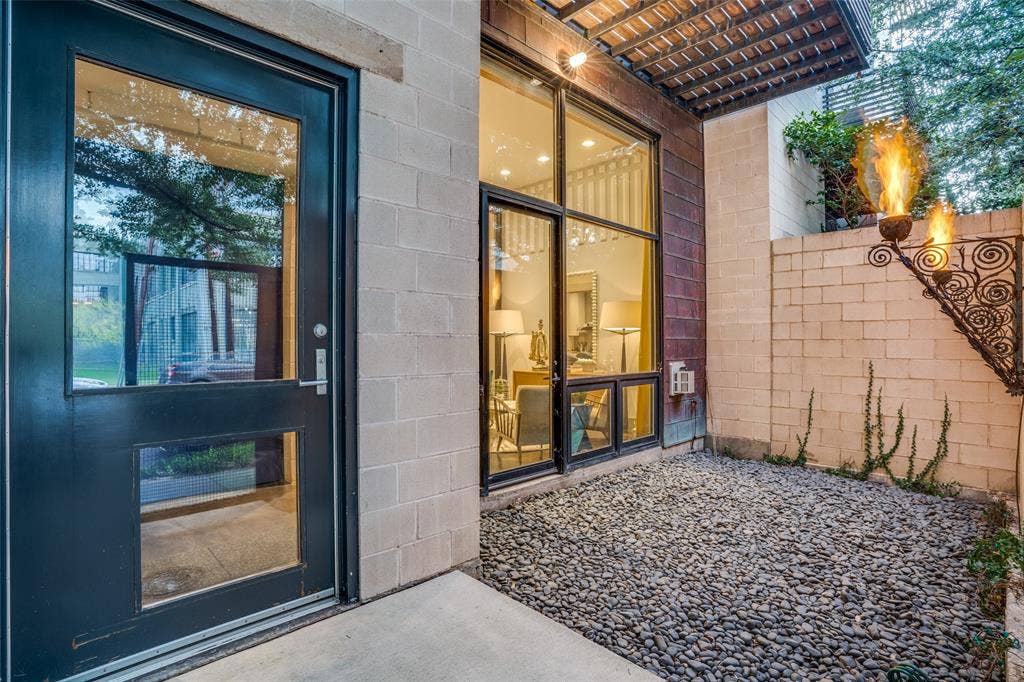 3819 Commerce Street, Dallas, TX 75226 3819 Commerce Street, Dallas, TX 75226