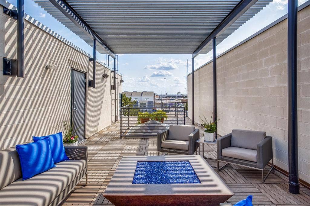 3819 Commerce Street, Dallas, TX 75226 3819 Commerce Street, Dallas, TX 75226