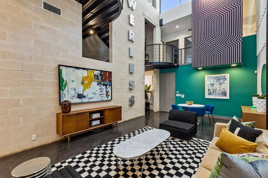 3819 Commerce Street, Dallas, TX 75226 3819 Commerce Street, Dallas, TX 75226