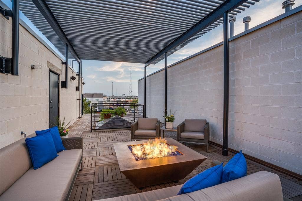 3819 Commerce Street, Dallas, TX 75226 3819 Commerce Street, Dallas, TX 75226