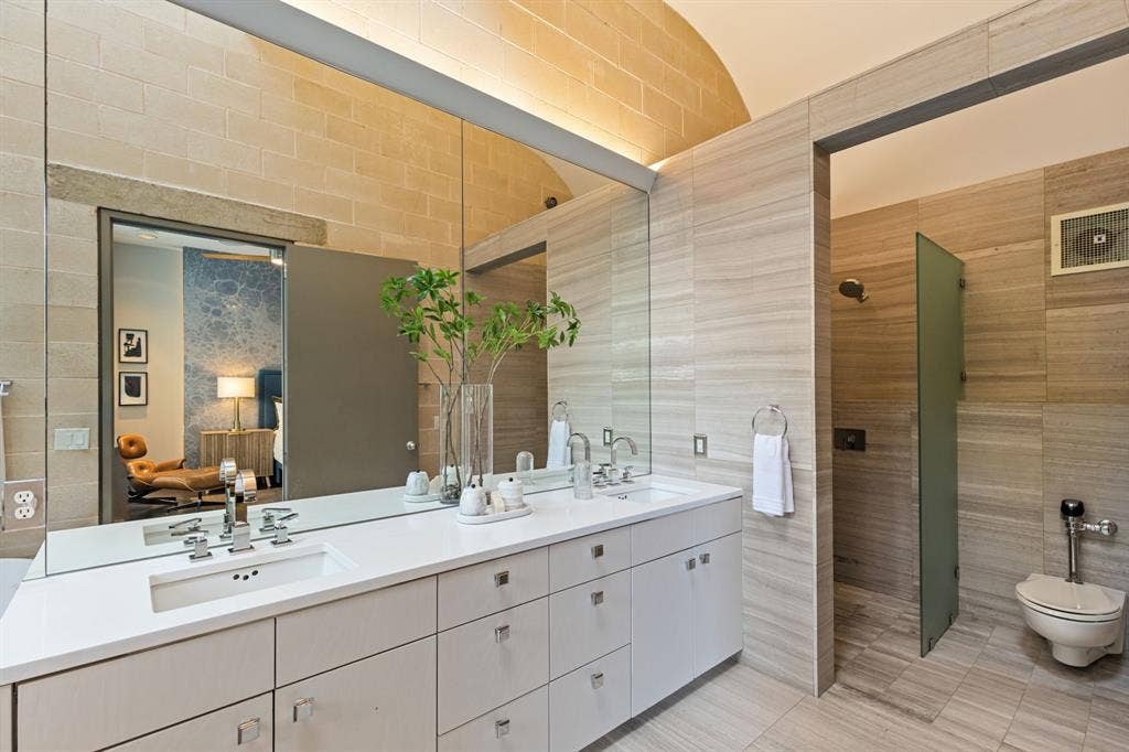 3819 Commerce Street, Dallas, TX 75226 3819 Commerce Street, Dallas, TX 75226