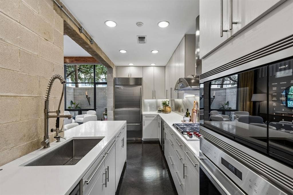 3819 Commerce Street, Dallas, TX 75226 3819 Commerce Street, Dallas, TX 75226