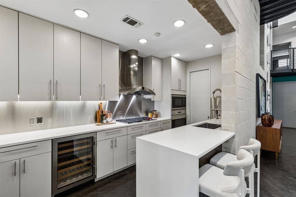 3819 Commerce Street, Dallas, TX 75226 3819 Commerce Street, Dallas, TX 75226