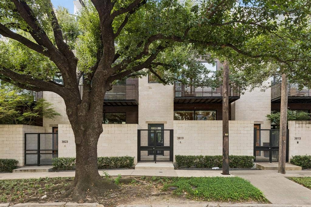 3819 Commerce Street, Dallas, TX 75226 3819 Commerce Street, Dallas, TX 75226