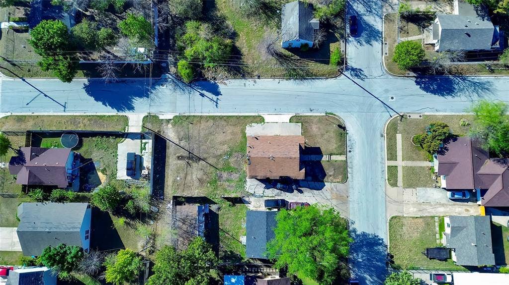 2745 S Jones Street, Fort Worth, TX 76104 Additional content