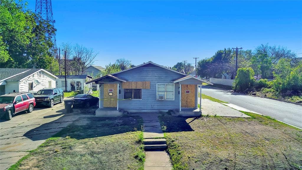 2745 S Jones Street, Fort Worth, TX 76104 Additional content