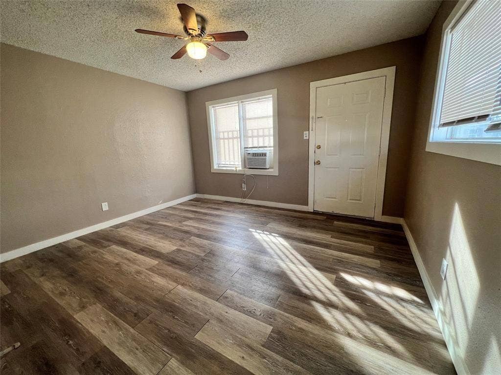 2745 S Jones Street, Fort Worth, TX 76104 2745 S Jones Street, Fort Worth, TX 76104