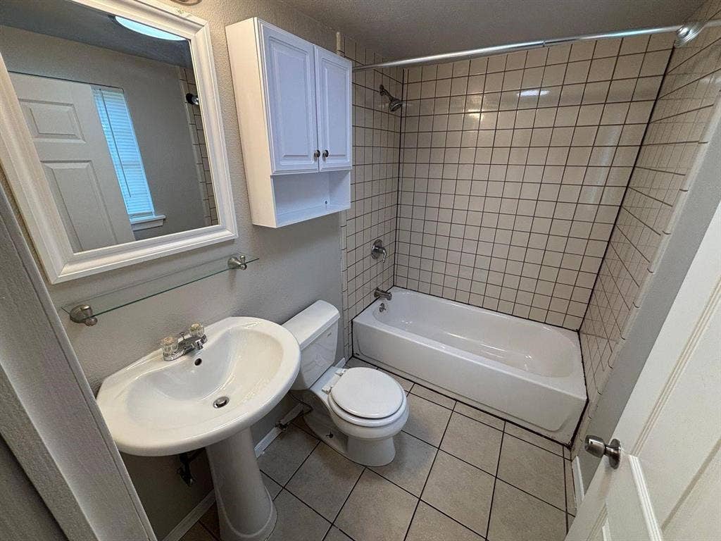2522 Cunningham Street, Irving, TX 75062 2522 Cunningham Street, Irving, TX 75062