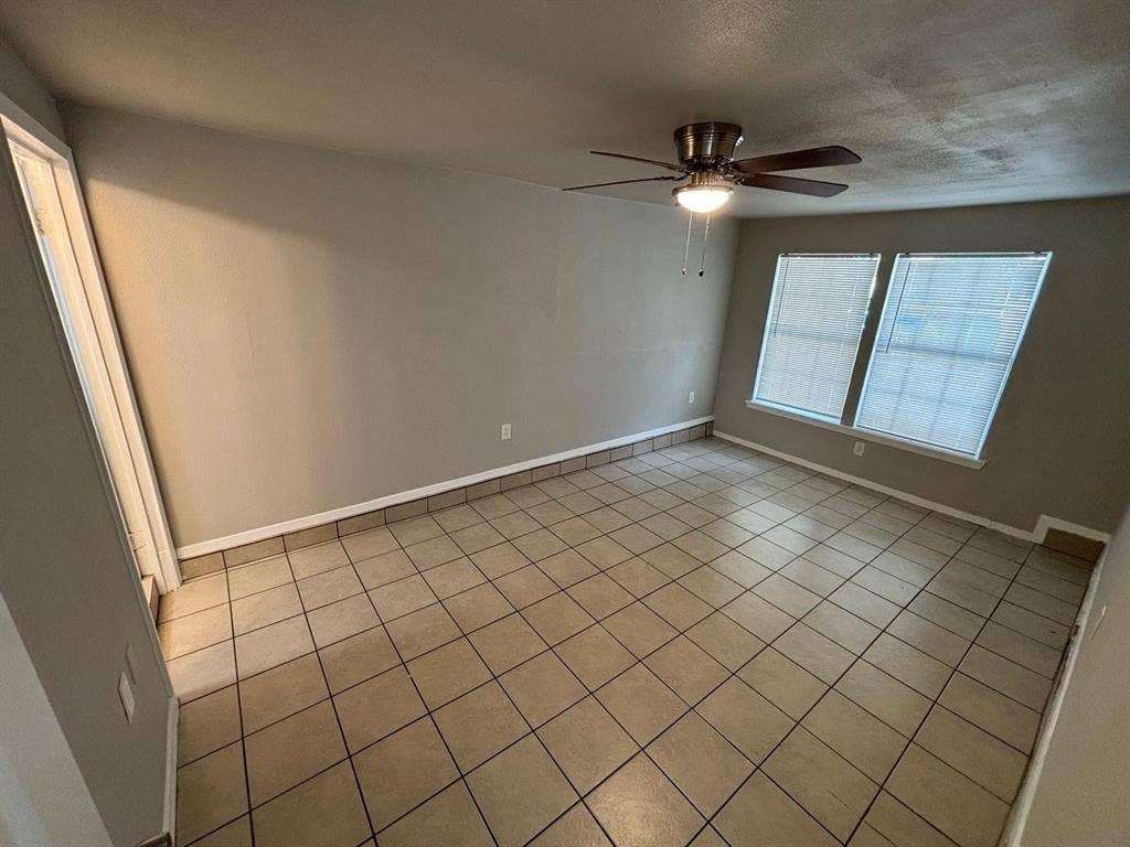 2522 Cunningham Street, Irving, TX 75062 2522 Cunningham Street, Irving, TX 75062