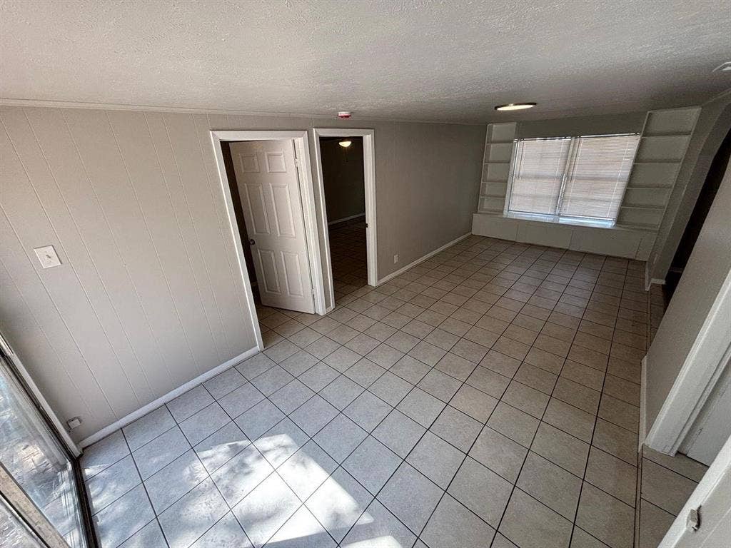 2522 Cunningham Street, Irving, TX 75062 2522 Cunningham Street, Irving, TX 75062