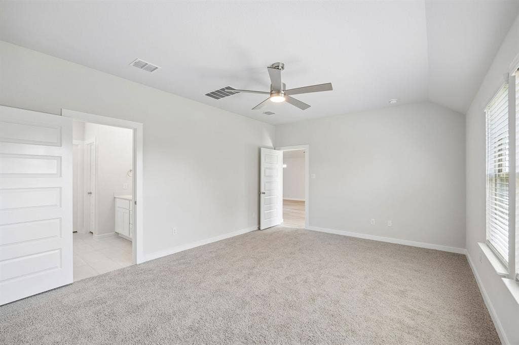 1333 Companero Street, Haslet, TX 76052 Primary Suite in the Oscar home plan – REPRESENTATIVE PHOTO