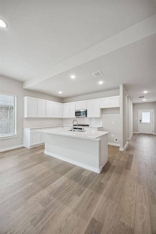 1321 Companero Street, Haslet, TX 76052 Kitchen in the Stanley II home plan – REPRESENTATIVE PHOTO
