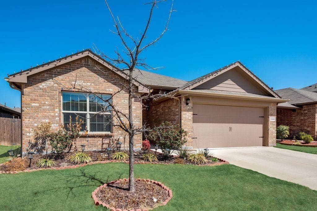 6320 Eagle Pier Way, Fort Worth, TX 76179