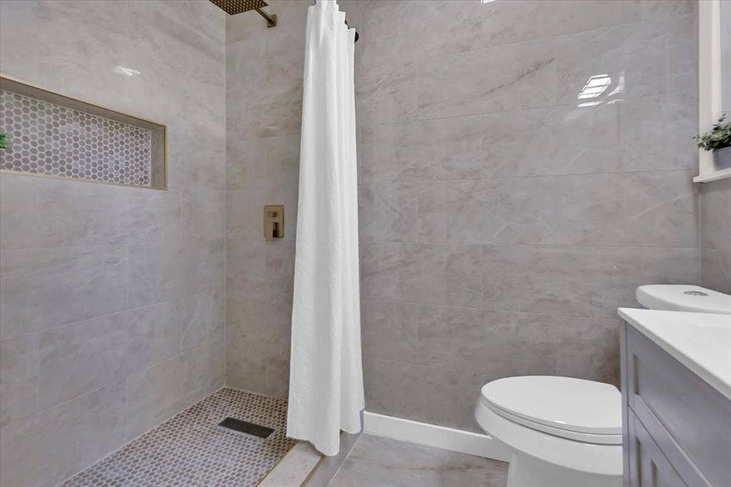 732 James Drive, Richardson, TX 75080 732 James Drive, Richardson, TX 75080