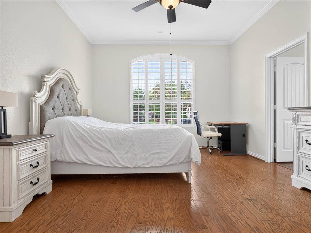 Wood-finish flooring throughout